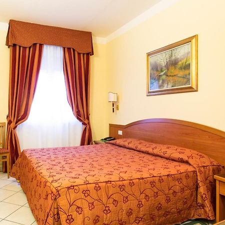 Hotel Ristorante Paladini Carisio Dış mekan fotoğraf