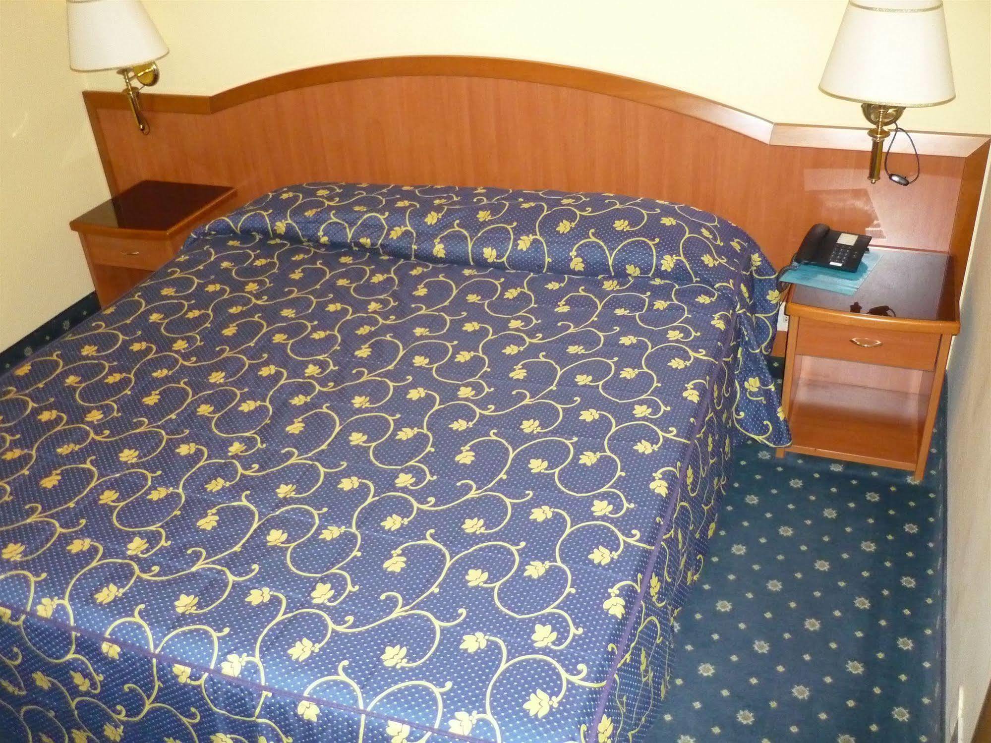 Hotel Ristorante Paladini Carisio Dış mekan fotoğraf