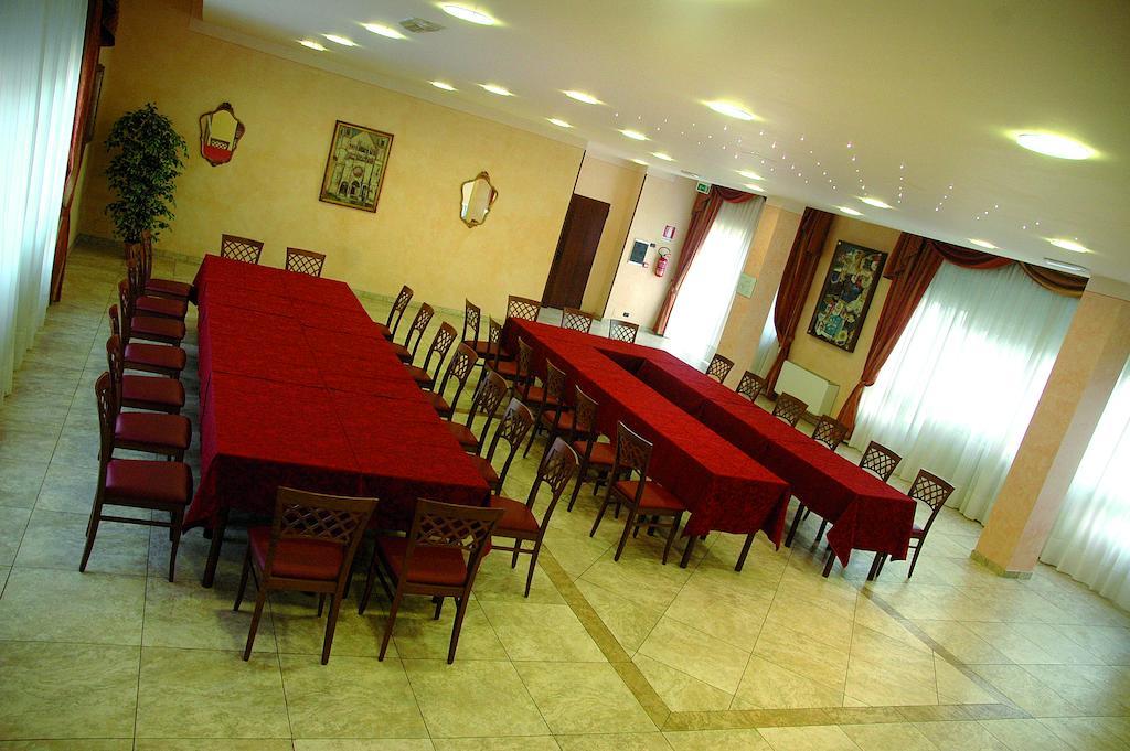 Hotel Ristorante Paladini Carisio Dış mekan fotoğraf