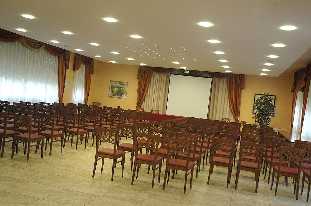 Hotel Ristorante Paladini Carisio Dış mekan fotoğraf