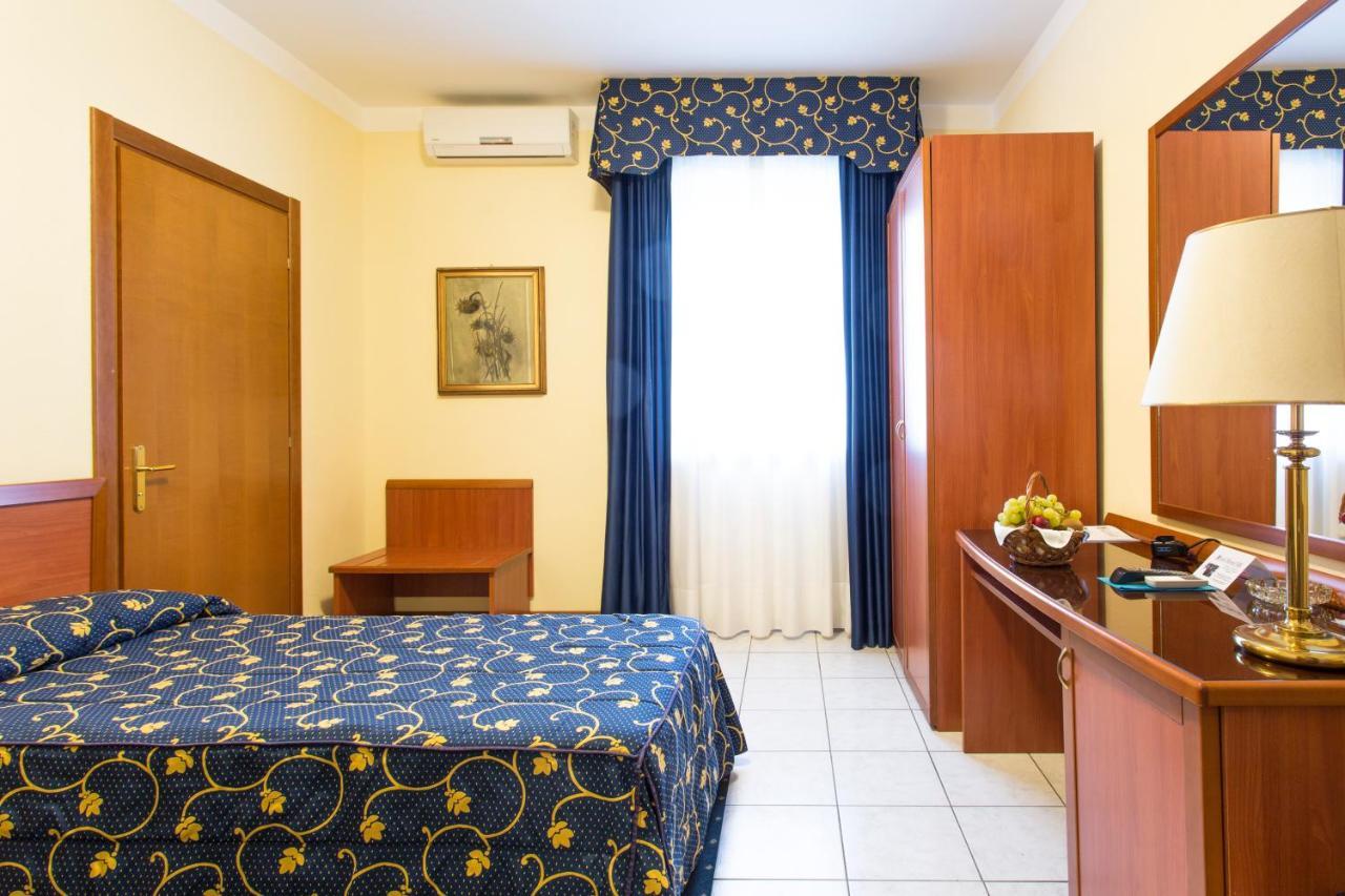 Hotel Ristorante Paladini Carisio Dış mekan fotoğraf