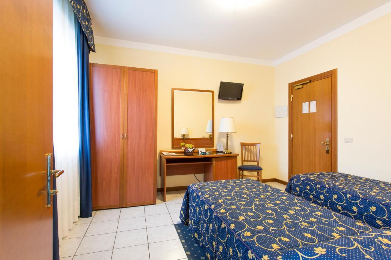 Hotel Ristorante Paladini Carisio Dış mekan fotoğraf