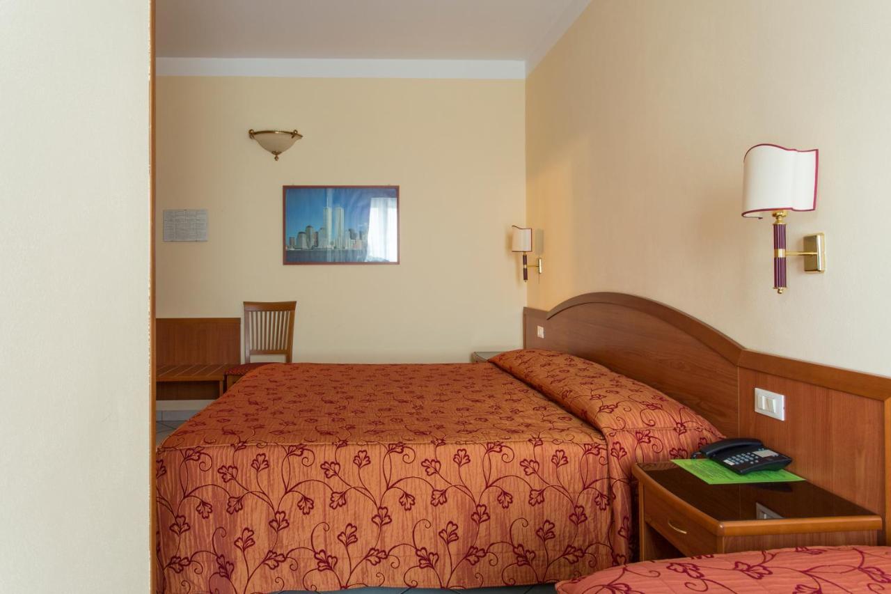 Hotel Ristorante Paladini Carisio Dış mekan fotoğraf