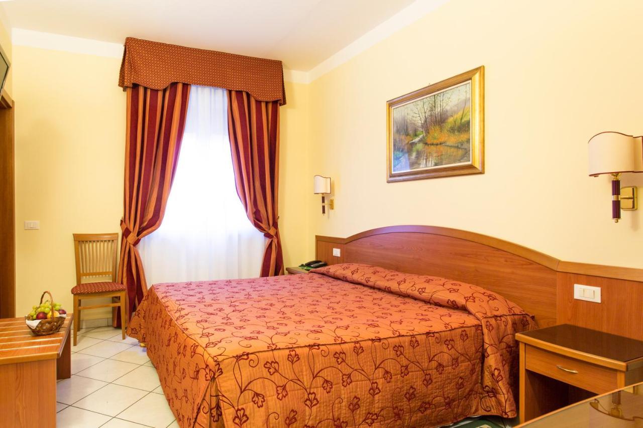 Hotel Ristorante Paladini Carisio Dış mekan fotoğraf