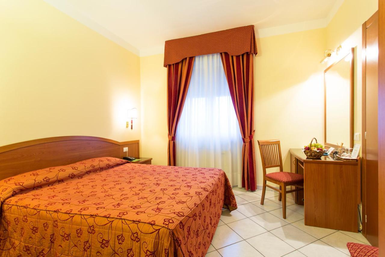Hotel Ristorante Paladini Carisio Dış mekan fotoğraf