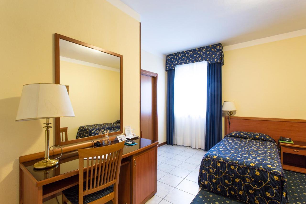Hotel Ristorante Paladini Carisio Dış mekan fotoğraf